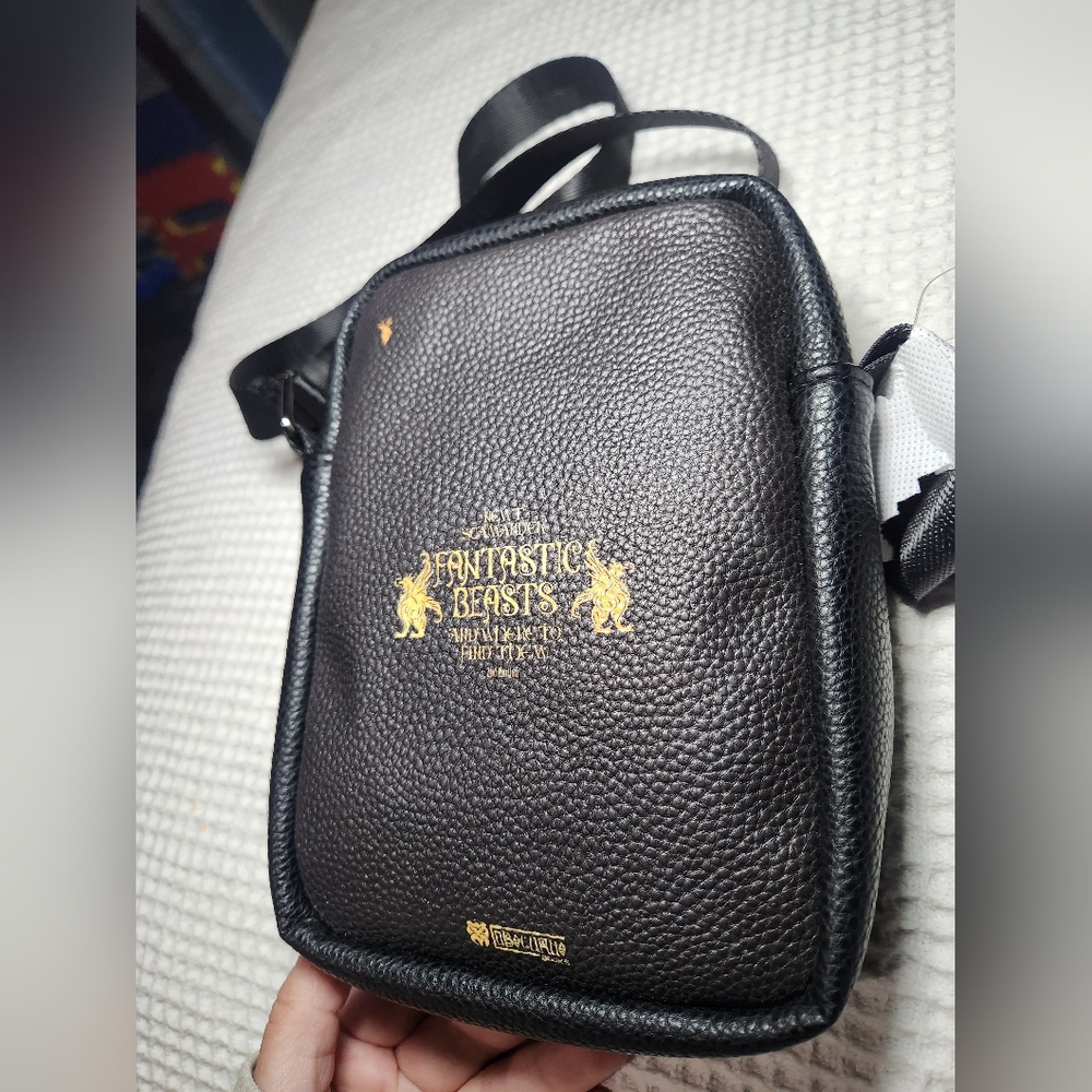 Buckle-Down Fantastic Beats Crossbody Bag NWT Harry Potter - Picture 8 of 12